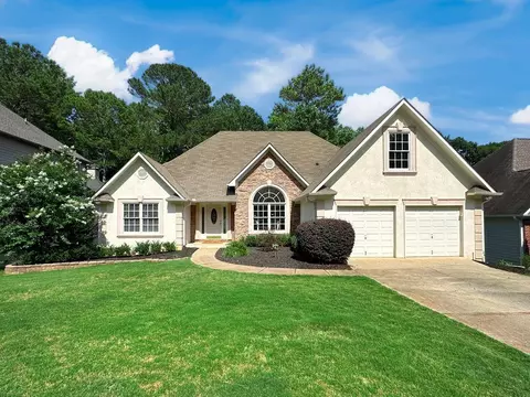 1024 Fairview Club Cir, Dacula, GA 30019