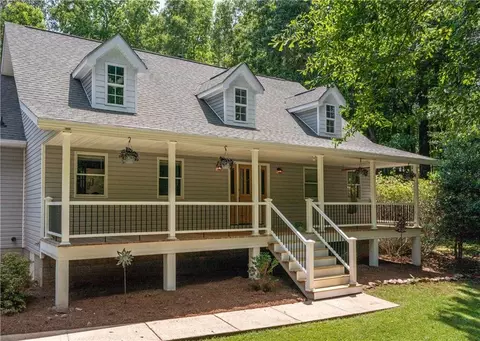 12 Waters Edge Ln, Newnan, GA 30263