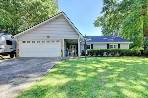 3142 Gwin Oaks Dr, Lawrenceville, GA 30044