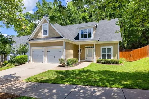 569 Edgewood Dr, Athens, GA 30606