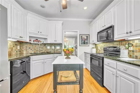 Kitchen - 117 Banyon Ct, Waleska, GA 30183 photo 1 of 3