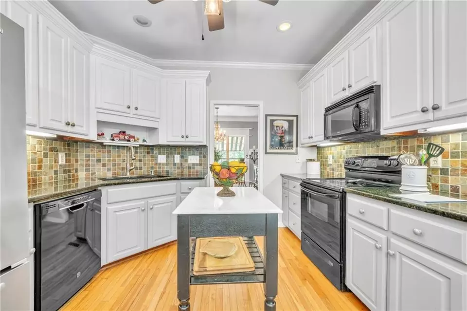 Kitchen - 117 Banyon Ct, Waleska, GA 30183 photo 1 of 3