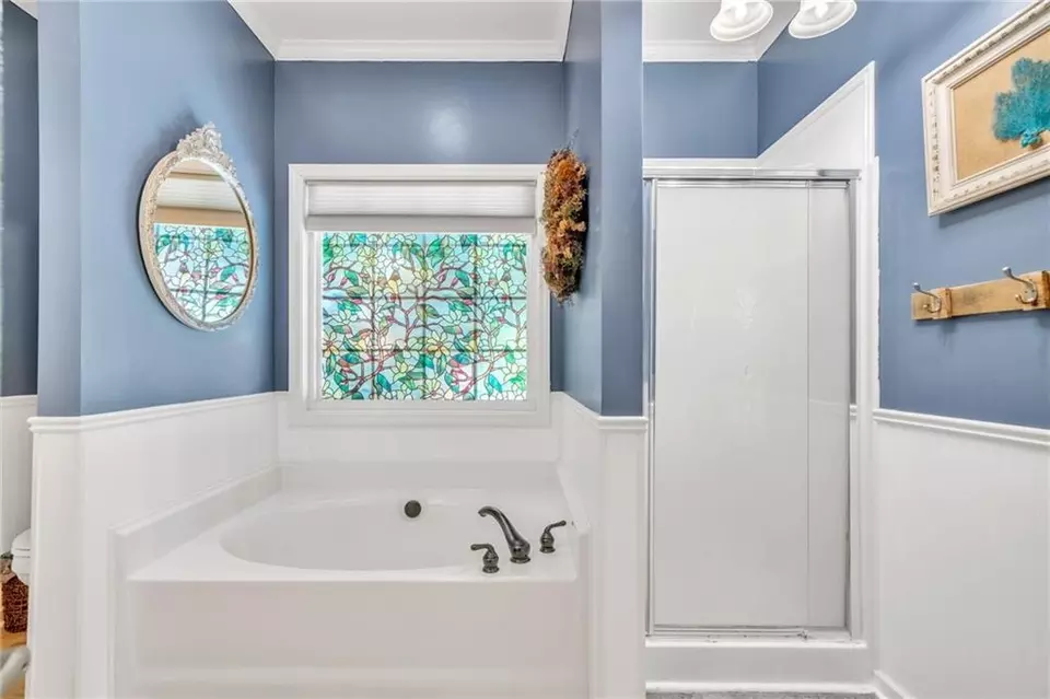 Bath - 117 Banyon Ct, Waleska, GA 30183 photo 1 of 5