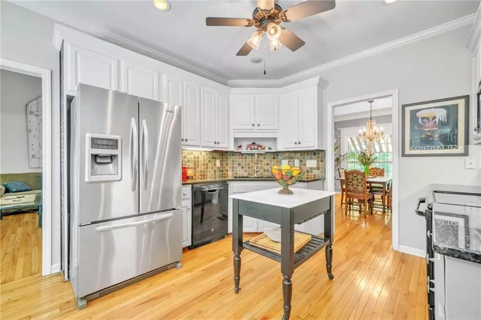 Kitchen - 117 Banyon Ct, Waleska, GA 30183 photo 3 of 3