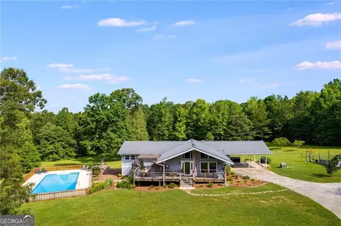 960 W Wayside Rd W, Carrollton, GA 30116