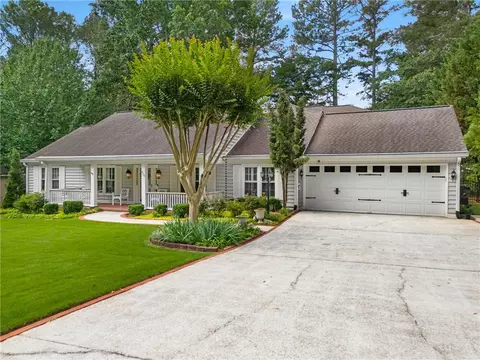 4008 Linda Ln SW, Lilburn, GA 30047