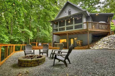 44 Hampton Ct, Ellijay, GA 30540