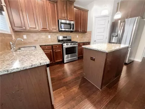 588 Oakville Trl, Hampton, GA 30228 photo 2