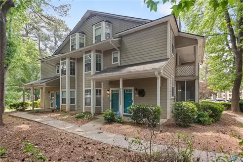 6396 Oakleaf Ln, Morrow, GA 30260 photo 2