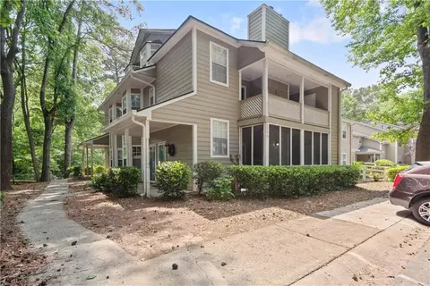 6396 Oakleaf Ln, Morrow, GA 30260 photo 3