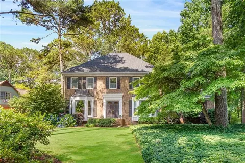 901 Eagle Crossing Dr, Lawrenceville, GA 30044