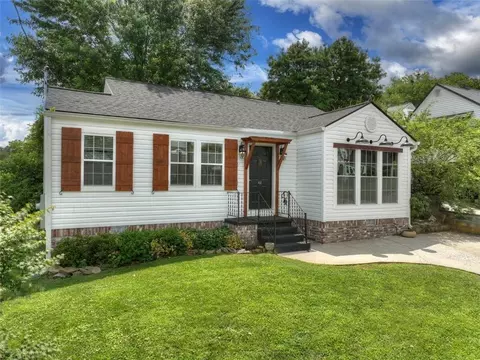 61 Delaware St, Ellijay, GA 30540