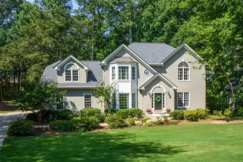 420 Log House Ct, Roswell, GA 30075