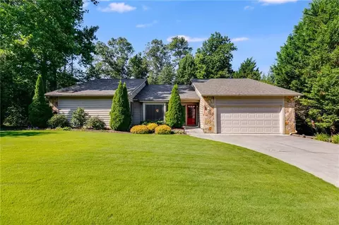 3940 Audubon Dr, Marietta, GA 30068