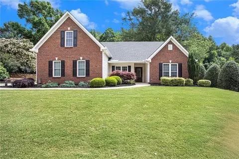 1915 E Bay St, Hoschton, GA 30548