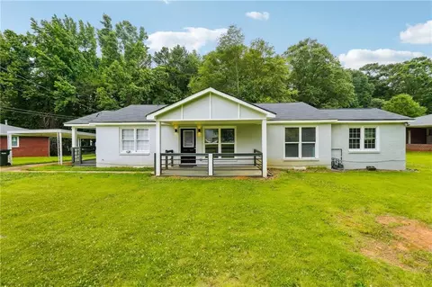 5743 Old Gordon Rd, Mableton, GA 30126