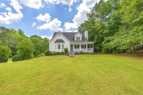 210 Ewing Dr, Social Circle, GA 30025