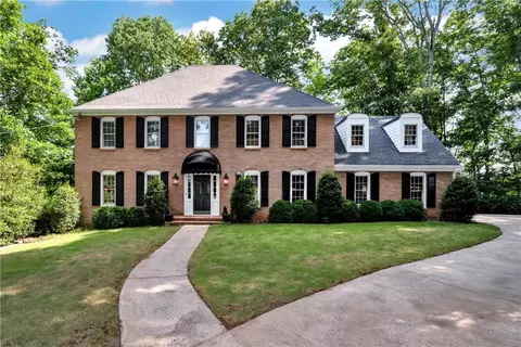 8930 Huntcliff Lake Ct, Atlanta, GA 30350