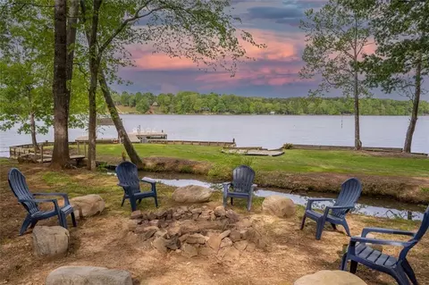 151 Lakemore Dr, Eatonton, GA 31024