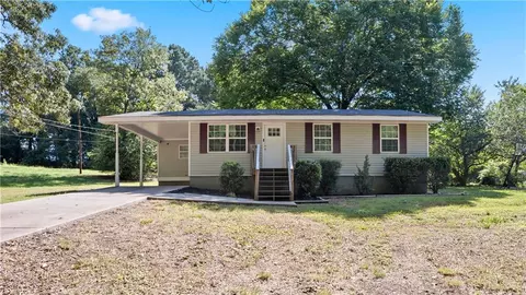 31 Pine Rd, Rockmart, GA 30153