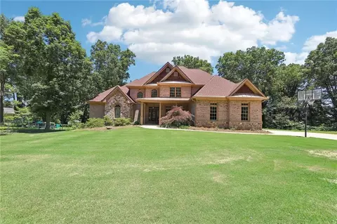 714 Old Tucker Rd, Stone Mountain, GA 30087