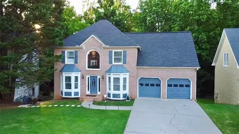 785 River Overlook Dr, Lawrenceville, GA 30043