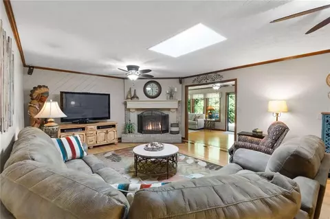 Living - 728 Kibbee Rd, Mcdonough, GA 30252 photo 2 of 3
