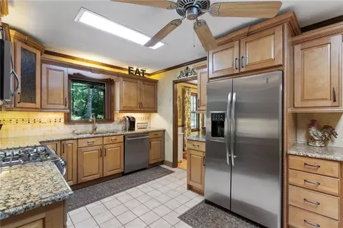 Kitchen - 728 Kibbee Rd, Mcdonough, GA 30252 photo 3 of 5