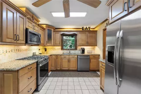 Kitchen - 728 Kibbee Rd, Mcdonough, GA 30252 photo 2 of 5