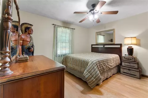 Bedroom - 728 Kibbee Rd, Mcdonough, GA 30252 photo 6 of 9