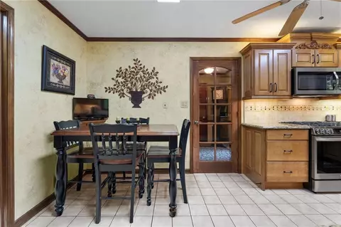 Dining - 728 Kibbee Rd, Mcdonough, GA 30252 photo 4 of 6