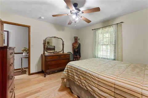 Bedroom - 728 Kibbee Rd, Mcdonough, GA 30252 photo 7 of 9