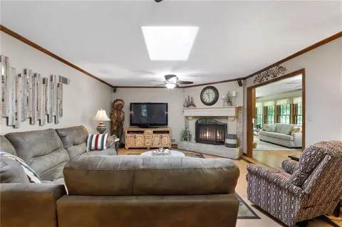 Living - 728 Kibbee Rd, Mcdonough, GA 30252 photo 1 of 3