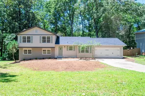 515 Birch Ln, Lawrenceville, GA 30044