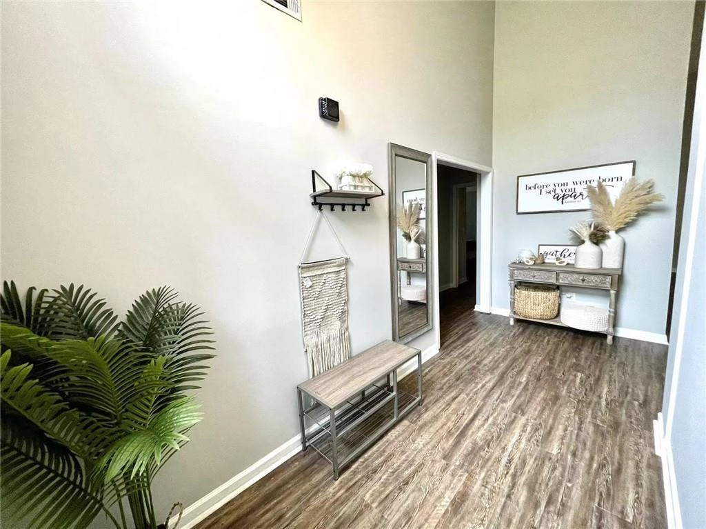 5595 Newberry Pt  