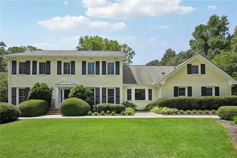 2325 Fenhurst Pl, Dunwoody, GA 30338