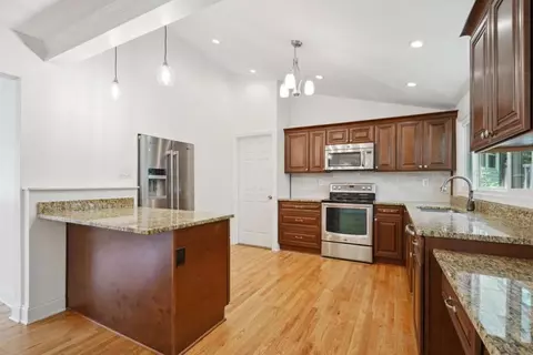4145 Longview Dr, Chamblee, GA 30341 photo 8