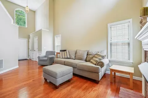 1663 Evanston Cir, Marietta, GA 30062 photo 4