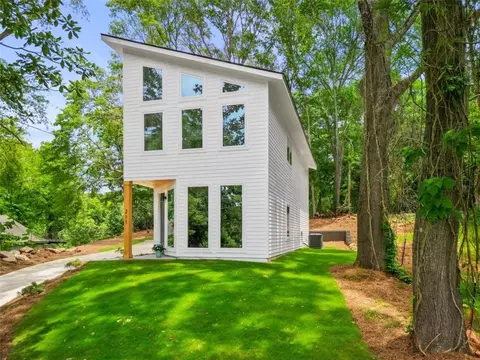 211 Church St, Hogansville, GA 30230