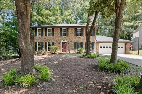 9880 Lake Forest Way, Roswell, GA 30075