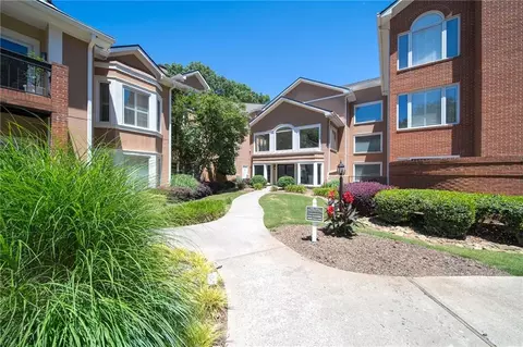 5616 Brooke Ridge Dr, Atlanta, GA 30338