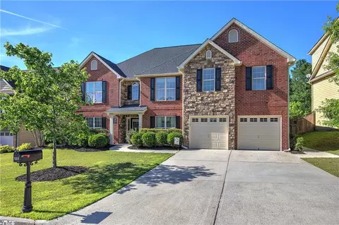 136 Caledonian Cir, Dallas, GA 30132