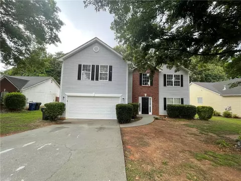 3840 Brushy Wood Dr, Loganville, GA 30052