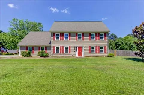 2062 Graystone Pkwy, Grayson, GA 30017