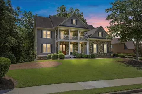 301 Spring Willow Dr, Sugar Hill, GA 30518