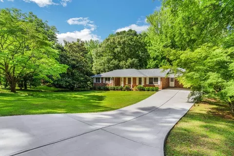 751 Kiowa Dr, Marietta, GA 30060