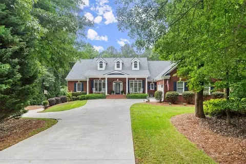 1195 Antrim Glen Dr, Hoschton, GA 30548