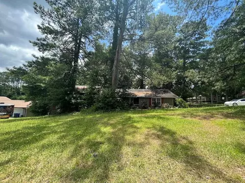 7535 Lowilla Ln, Lithonia, GA 30058
