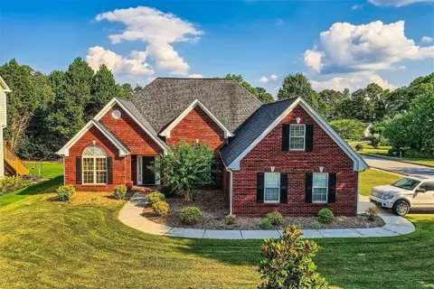 2960 Meadow Gate Way, Loganville, GA 30052