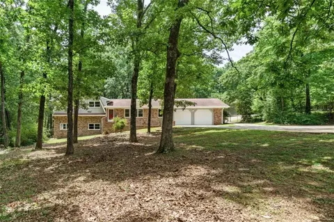 321 Ridgedale Dr, Silver Creek, GA 30173
